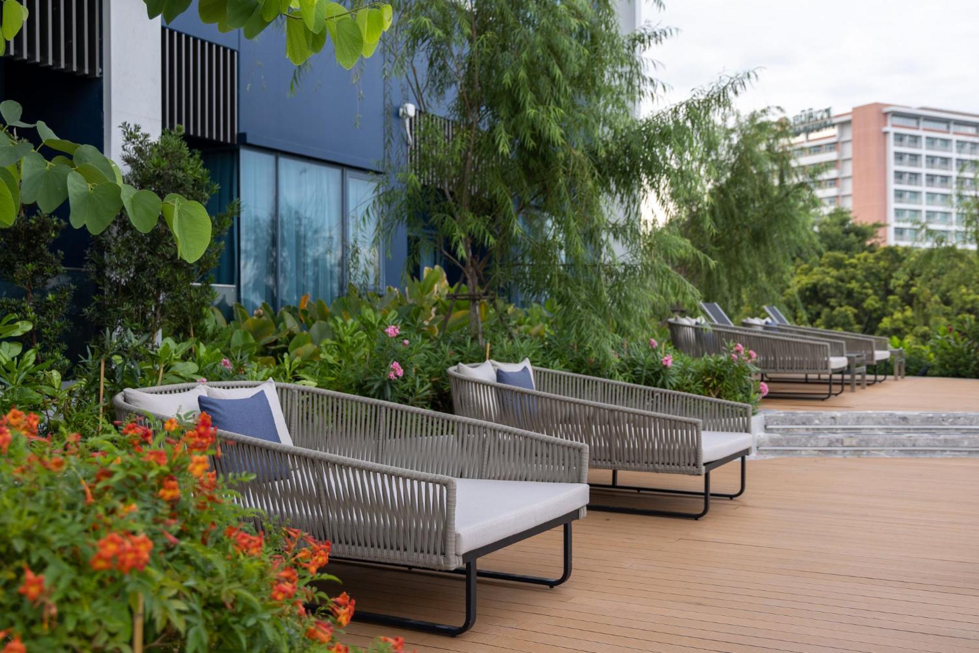 S Sriracha Hotel & Residence Si Racha Exteriör bild